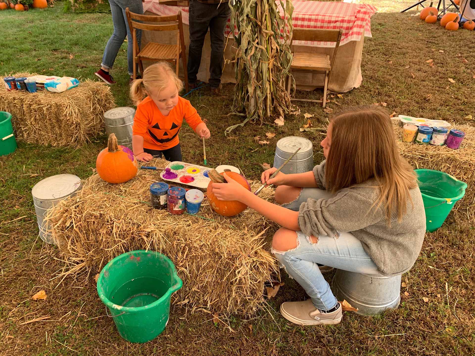 painting pumpkins